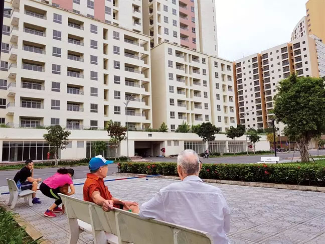 Chung cư hết thời hạn 50 năm, đang ở nhà mình bỗng ra đứng đường?-2