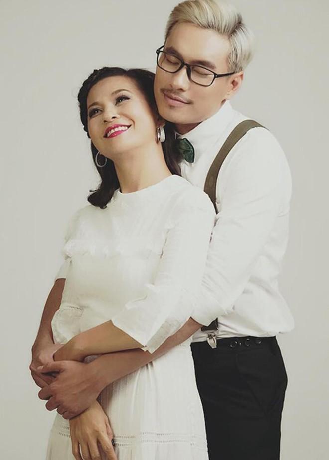 Kiều Minh Tuấn có BST ngôn tình, hứa mồ yên mả đẹp cho Cát Phượng-10