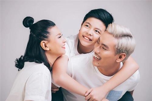 Kiều Minh Tuấn có BST ngôn tình, hứa mồ yên mả đẹp cho Cát Phượng-11