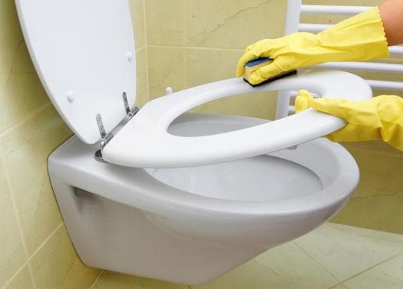 Nắp bồn cầu có bị mở hay đóng sau khi đi vệ sinh không? Rất nhiều người làm sai, không có gì lạ khi nhà vệ sinh bị bẩn-4