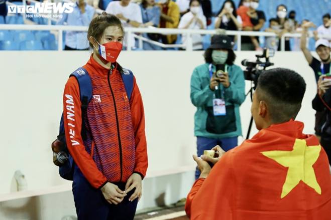 Nhà vô địch SEA Games 31 cầu hôn bạn gái ngay sau khi nhận HCV-1