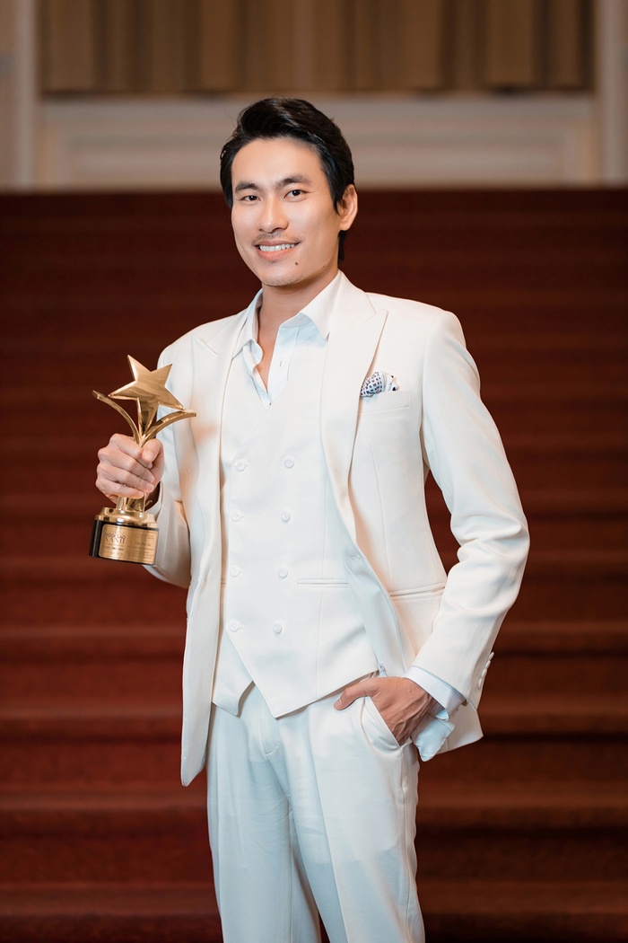 Sự nghiệp của Kiều Minh Tuấn trước và sau khi yêu Cát Phượng: Từ vô danh đến... quái vật phòng vé-11