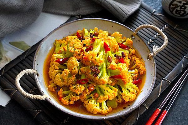 Bé 10 tuổi mang hậu môn nhân tạo do ung thư đại trực tràng: Bác sĩ cảnh báo dấu hiệu-2