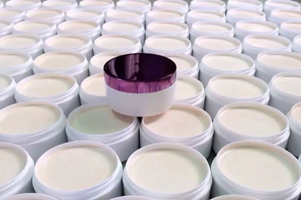 Bé 9 tuổi suy tuyến thượng thận, bác sĩ cảnh báo việc lạm dụng corticoid-1