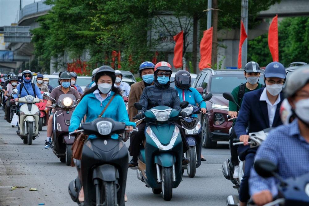 Hà Nội đón không khí lạnh hiếm gặp, sáng tháng 5 ra đường cứ ngỡ... Đông về-2