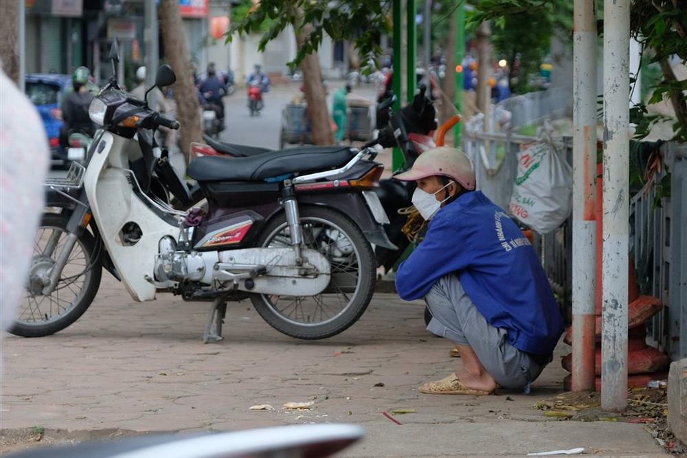 Hà Nội đón không khí lạnh hiếm gặp, sáng tháng 5 ra đường cứ ngỡ... Đông về-8