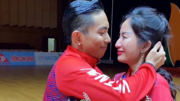 Khánh Thi khóc nức nở khi chồng giành HCV ở SEA Games 31-3