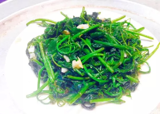 Loại rau xưa rẻ bèo là món ăn dành cho nhà nghèo, giờ thành đặc sản 100.000 đồng/kg-2