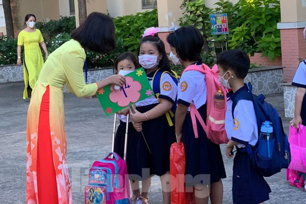 TPHCM dự kiến tăng học phí gấp 5 lần: Tăng học phí có tăng chất lượng giáo dục?-2