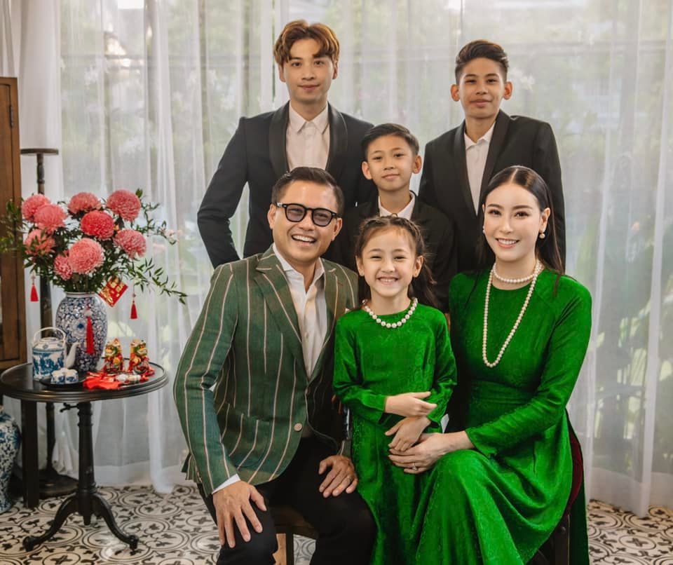 Biệt thự như cung điện, nội thất đúng kiểu vua chúa của Hà Kiều Anh, nhìn sang penthouse dát vàng, view 4 mặt là biển và núi càng choáng-1