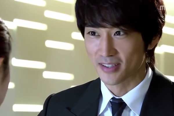 Về ăn cơm tại nhà mẹ chồng ở quê, bà chỉ nấu mì tôm, nhìn thấy hai tay mẹ bưng bát mà sau đó nước mắt tôi lưng tròng-2