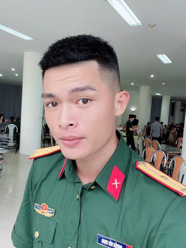 Cặp đôi VĐV với màn cầu hôn hot nhất tại SEA Games 31: Người là Thiếu úy quân đội, người sở hữu cả loạt huy chương-4