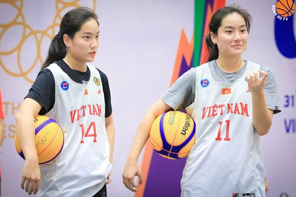 Hot boy sân cỏ kiêm thủ khoa đại học Phan Tuấn Tài: Trên sân đá bóng hết mình, về nhà bán hàng online nhiệt tình-8