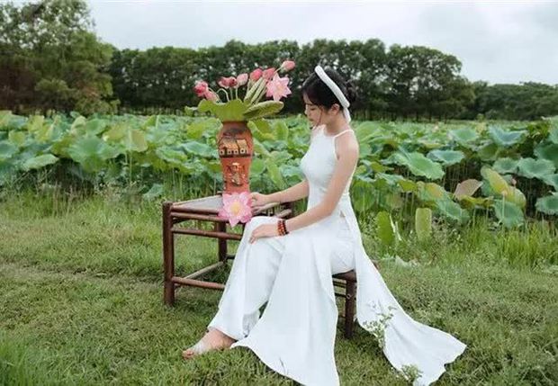 Con gái Hiệp Gà 18 tuổi được khen xinh như Hoa hậu, điểm thi ở trường toàn trên 8, 9-3