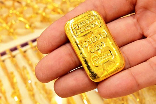 Giá vàng hôm nay 17/5: Vàng giảm sâu xuống đáy