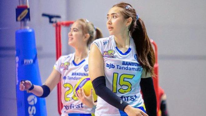 Thủ quân bóng chuyền nữ Indonesia tại SEA Games 31 gây thổn thức với diện mạo xinh đẹp, khiến vạn người ngẩn ngơ vì quá mạnh mẽ trên sân-3
