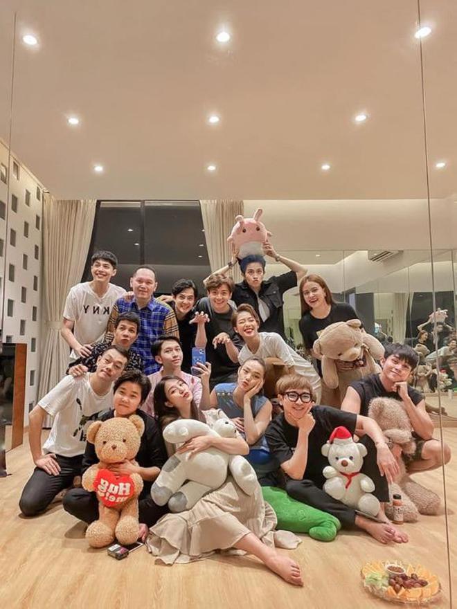 Ngắm loạt biệt thự ở Quận 2 của các ca sĩ nổi tiếng-25