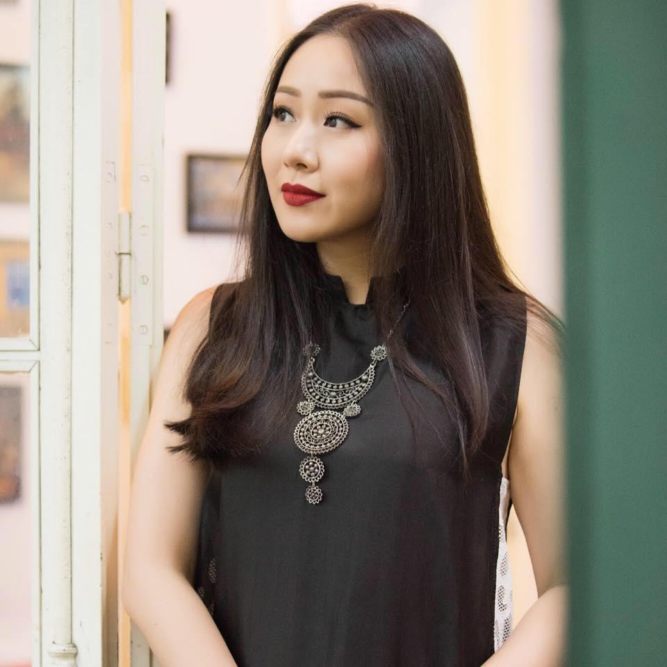 Hai Hoa hậu có học vấn khủng rời xa showbiz, yên bình bên ông xã ngoại quốc-9