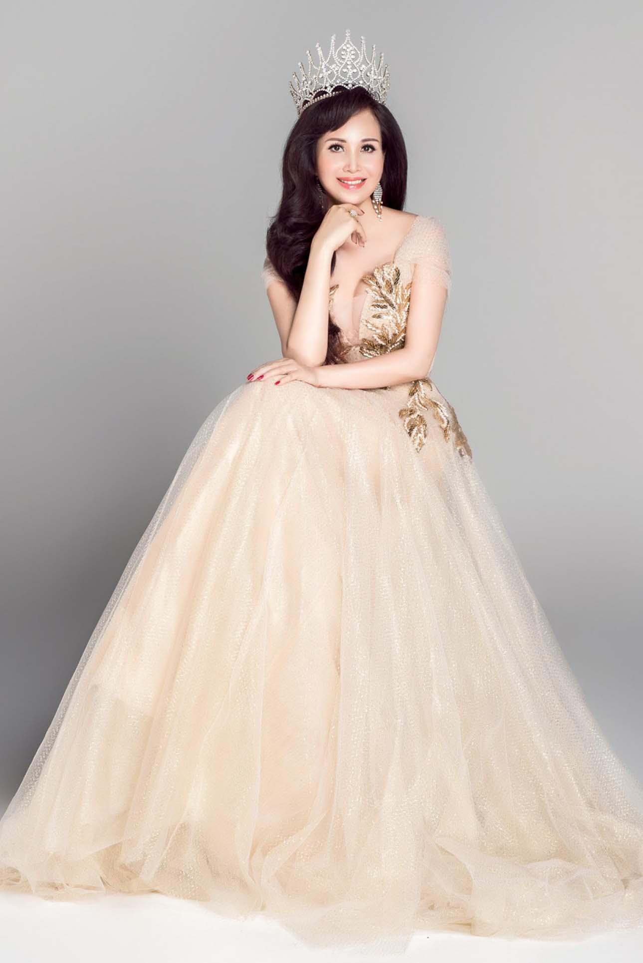 Hai Hoa hậu có học vấn khủng rời xa showbiz, yên bình bên ông xã ngoại quốc-1