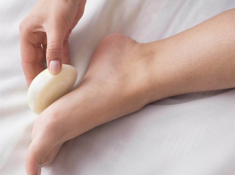 Có hành tây ở nhà mà không biết đến mẹo này thì phí: 3 công dụng đầu tiên rất cần thiết và không thể bỏ qua-3