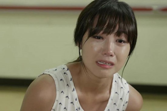 Nửa đêm chồng ra ngoài, tôi đi tìm và khi thấy chậu nước gừng tôi đã bật khóc