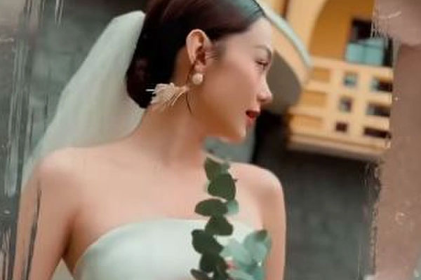 Khoảnh khắc lãng mạn chụp ảnh cưới của Minh Hằng và ông xã-1