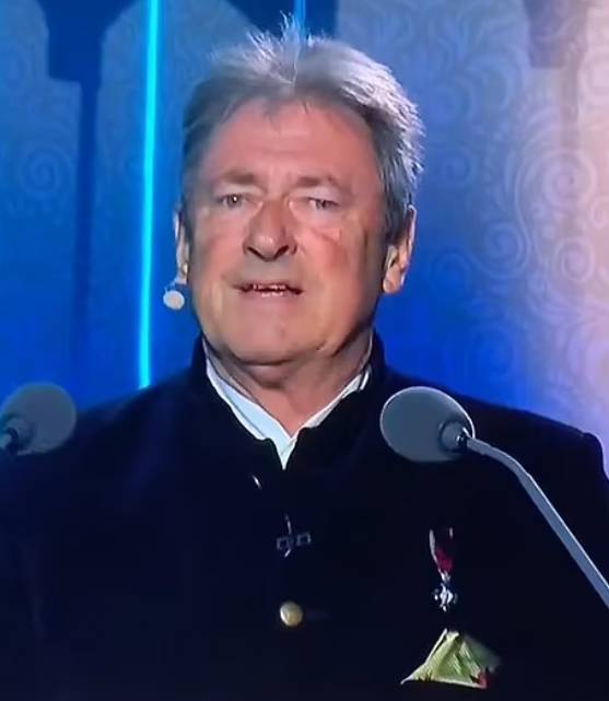 Biểu cảm độc lạ của Nữ hoàng Anh trong sự kiện đầu tiên mừng đại lễ Bạch Kim gây bão truyền thông-3