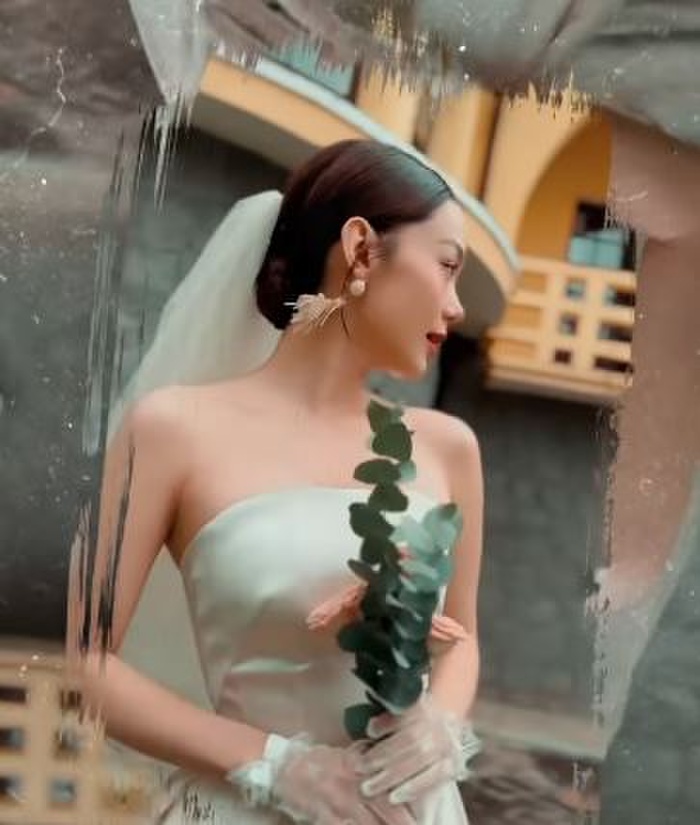 Minh Hằng nhá hàng ảnh cưới khiến fan vỡ òa: Cuối cùng được xem chị mặc váy cưới rồi-1