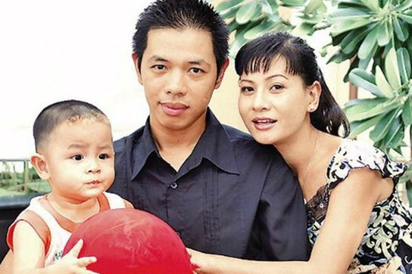 Hậu ly hôn Cát Phượng, Thái Hòa yên bề gia thất bên vợ trẻ và hai cậu quý tử-9