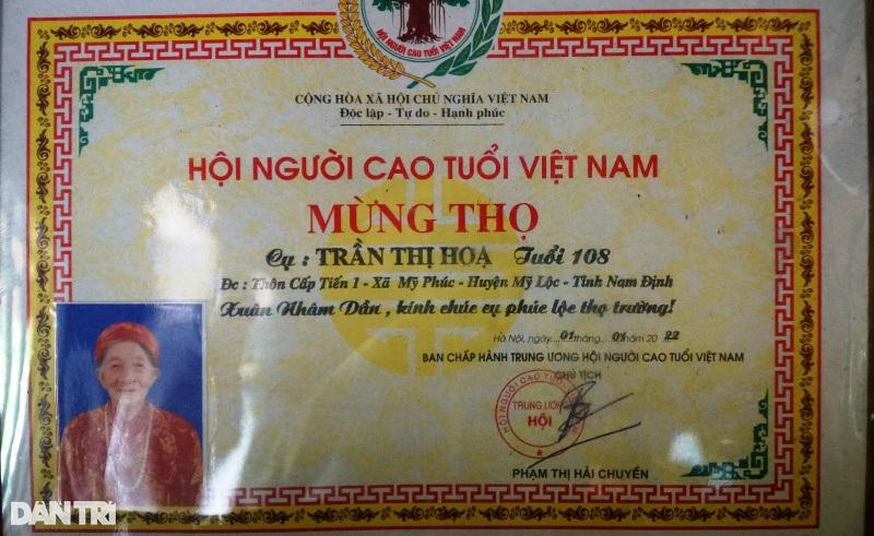 Cụ bà cao tuổi bậc nhất Việt Nam, có 114 con cháu vẫn lén đi... buôn-6
