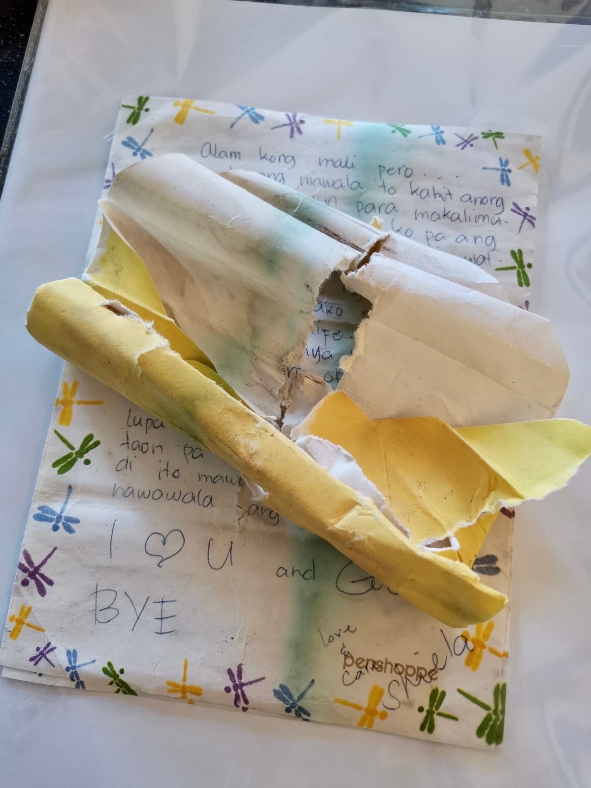 Nội dung buồn ở bức thư giấu trong chai được tìm thấy sau 18 năm chôn dưới đất!-2