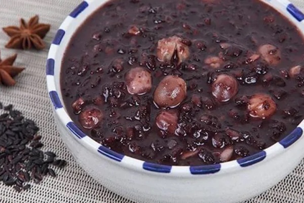 Đậu đen đem nấu cùng thứ này giúp xóa nếp nhăn, mịn da và giảm béo nhanh-2