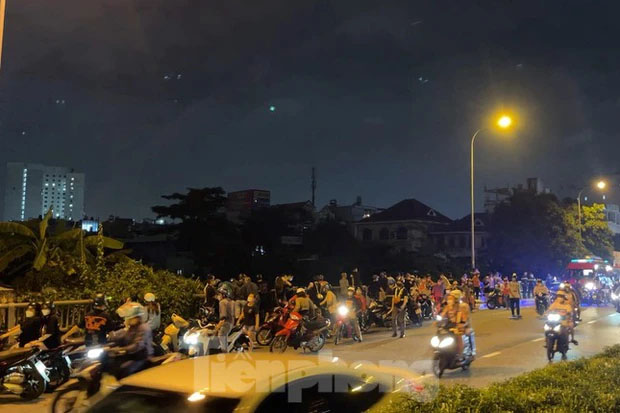 Nam thanh niên nhảy cầu tự tử sau khi ngồi tâm sự với bạn bè-2