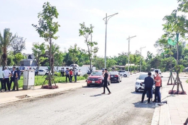 Sau cơn sốt, giới đầu tư ‘ôm đất’ thành ôm ‘bom’-2