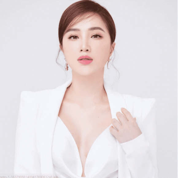 Đọ độ khủng loạt dinh thự triệu đô của sao Việt: Hà Anh Tuấn chốt đơn penthouse 100 tỷ nhưng vẫn chưa gây choáng bằng nhân vật này-6