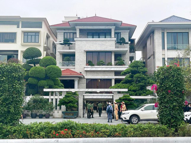 Quanh vụ bắt cựu Chủ tịch TP Hạ Long: Hé lộ những góc khuất-1