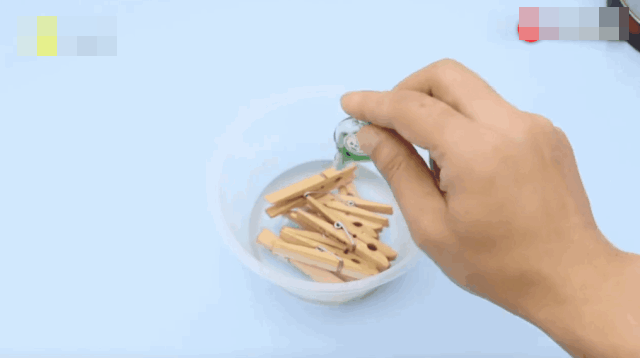 Dùng kẹp gỗ vào quạt điện có hiệu quả tốt, giúp tiết kiệm tiền điện mỗi năm-2