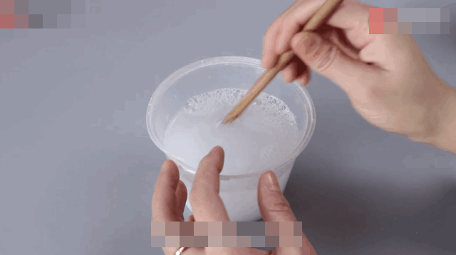 Dùng kẹp gỗ vào quạt điện có hiệu quả tốt, giúp tiết kiệm tiền điện mỗi năm-12