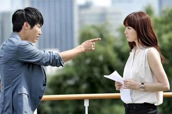 Chồng tặng thưởng chuyến du lịch hạng sang, vợ vừa đi chơi về đã bị chồng mắng nhiếc đòi ly hôn