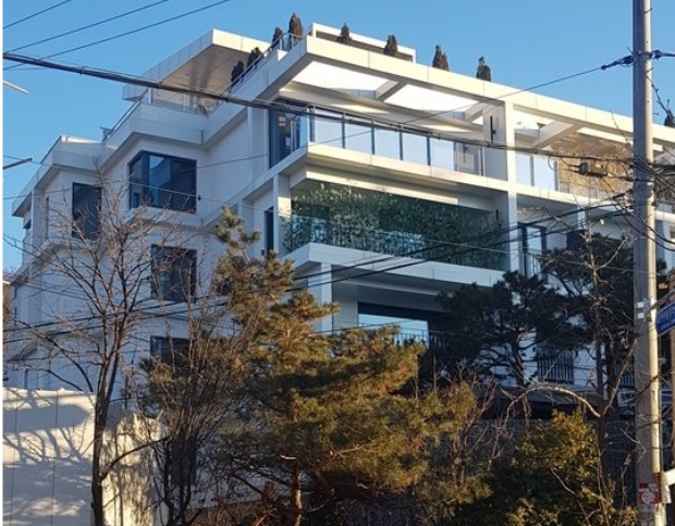 Song Hye Kyo giấu kín nội thất bất động sản nhưng dàn tình cũ chẳng ngại để lộ: Người ở nhà cẩm thạch, người lại sống xanh với thiên nhiên-22