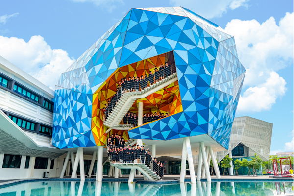 Nữ sinh trường Đồng Khởi bị đánh hội đồng-2