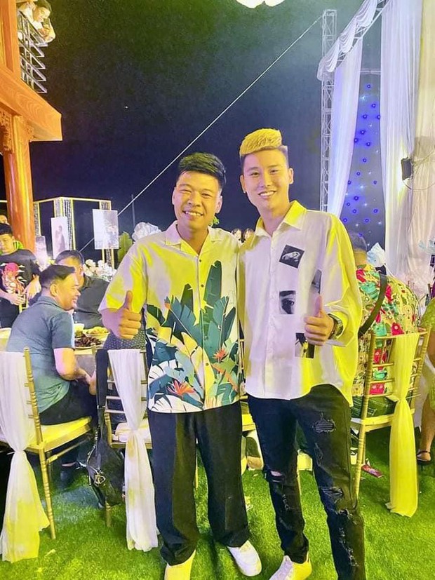 NSND Tự Long, hội cầu thủ dự đám cưới quê hoành tráng của Mạc Văn Khoa-7