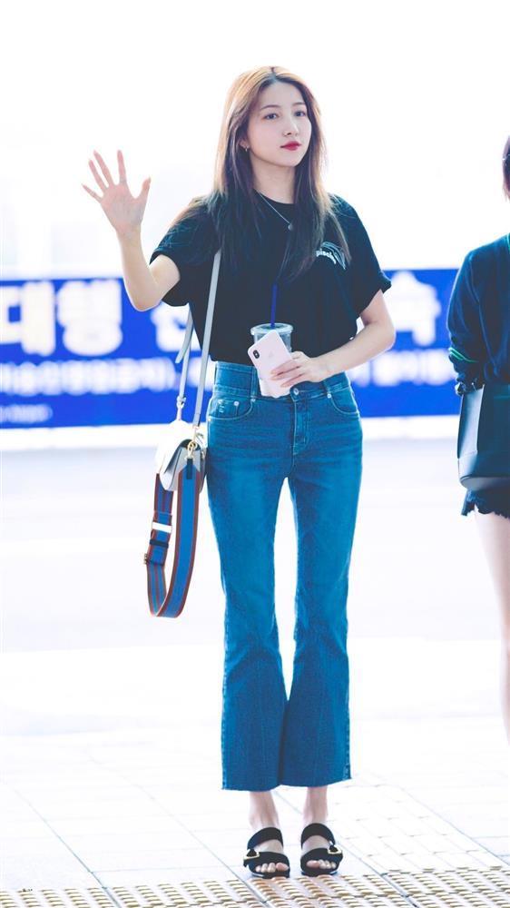 Muốn diện đồ mùa hè trẻ trung như sao Hàn, bạn chỉ cần đầu tư vào 5 món thời trang-9