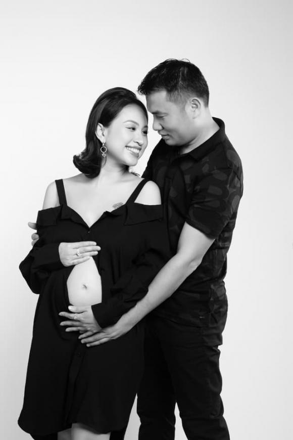 Vân Hugo đã hạ sinh con đầu lòng cho ông xã doanh nhân, cư dân mạng gửi lời chúc mừng-1