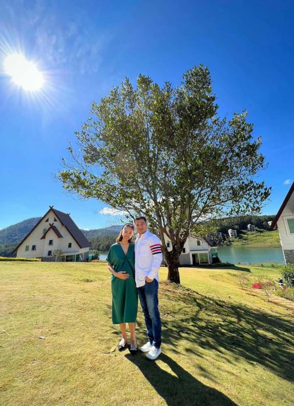 Vân Hugo đã hạ sinh con đầu lòng cho ông xã doanh nhân, cư dân mạng gửi lời chúc mừng-6