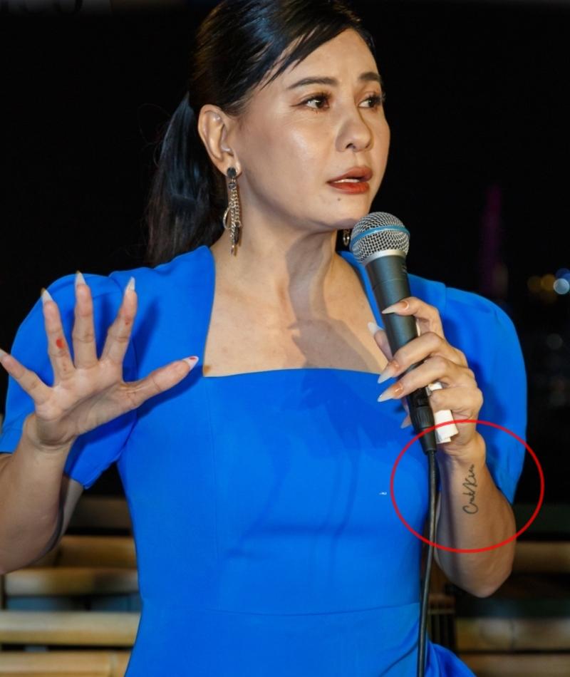 Cát Phượng làm gì với hình xăm Kiều Minh Tuấn khi tình toang?-4