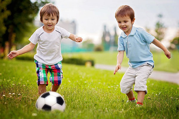 Cha mẹ càng quyết đoán và mạnh mẽ, càng dễ nuôi dạy con thành những đứa trẻ rụt rè, thiếu chính kiến?-5