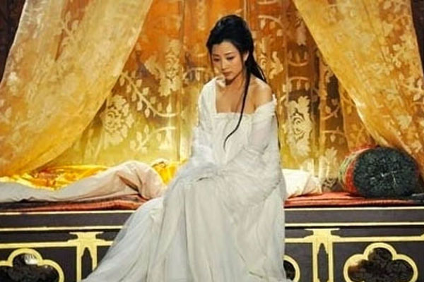 Hoàng hậu vạn người mê nổi tiếng bậc nhất lịch sử: Bị chồng lạnh nhạt vì lý do trớ trêu, đưa ra quyết định chấn động thay đổi cuộc đời-10