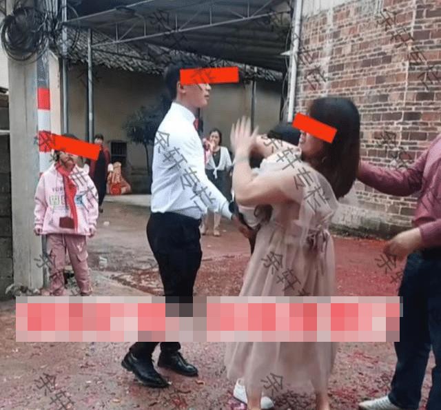Cô gái say khướt ngã vào lòng chú rể: Sao anh không cưới em?, cô dâu có hành động gây tranh cãi-2