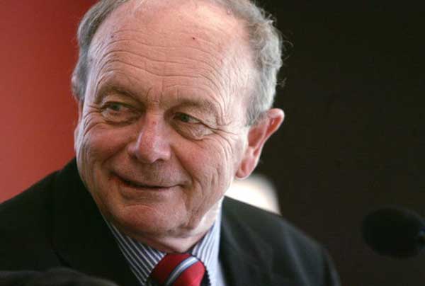 Những đại gia sống tiết kiệm” nổi tiếng: Người tích cực cầm nhầm, người cả đời chỉ mặc 2 bộ quần áo dù sở hữu gia tài giàu có-1